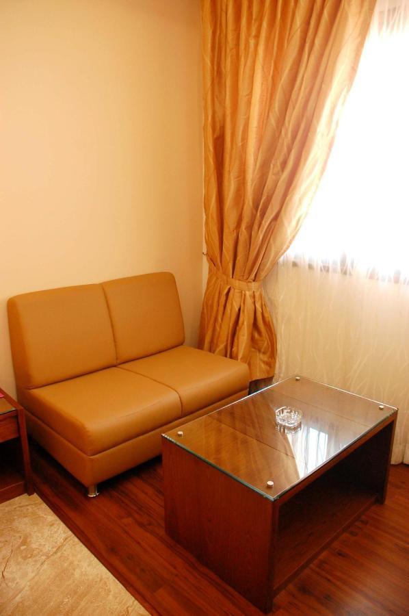Hotel Deepa Comforts Mangalore Exteriör bild