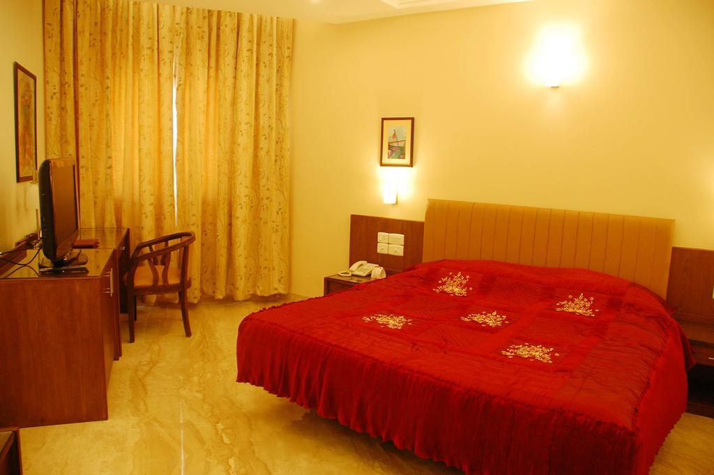 Hotel Deepa Comforts Mangalore Exteriör bild