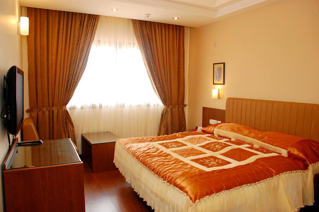 Hotel Deepa Comforts Mangalore Exteriör bild